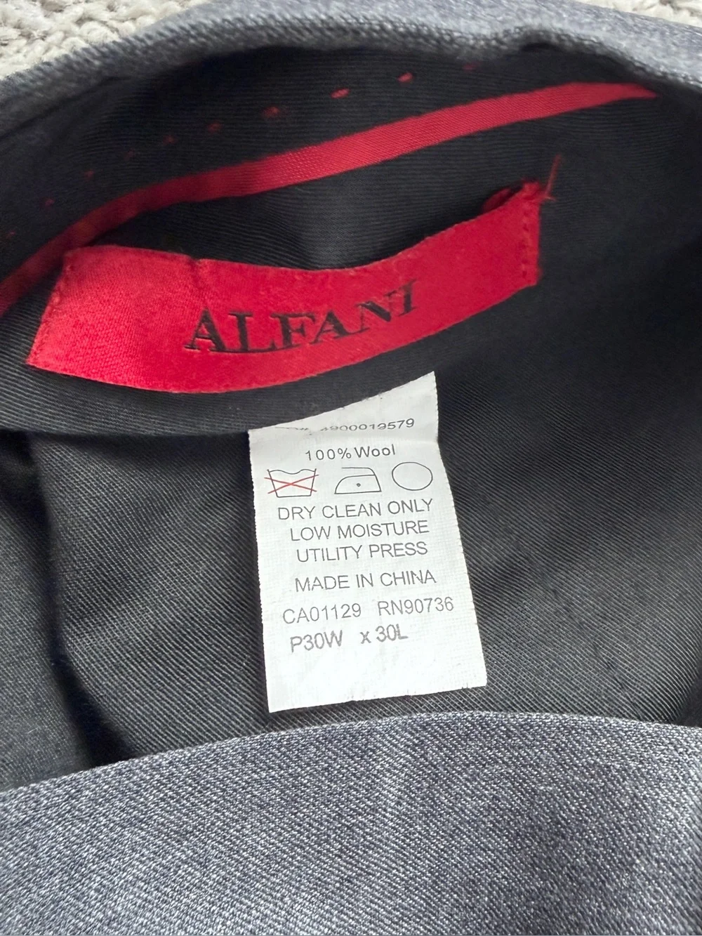 Alfani Mens 3 Piece Suit 100% Wool Gray Jacket 36S Vest Pants 30x30